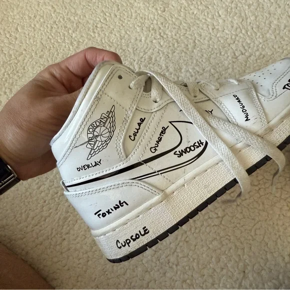 Jordan Kids
Jordan 1 Mid "Schematic" sneakers size 3.5 yr - Picture 9 of 11